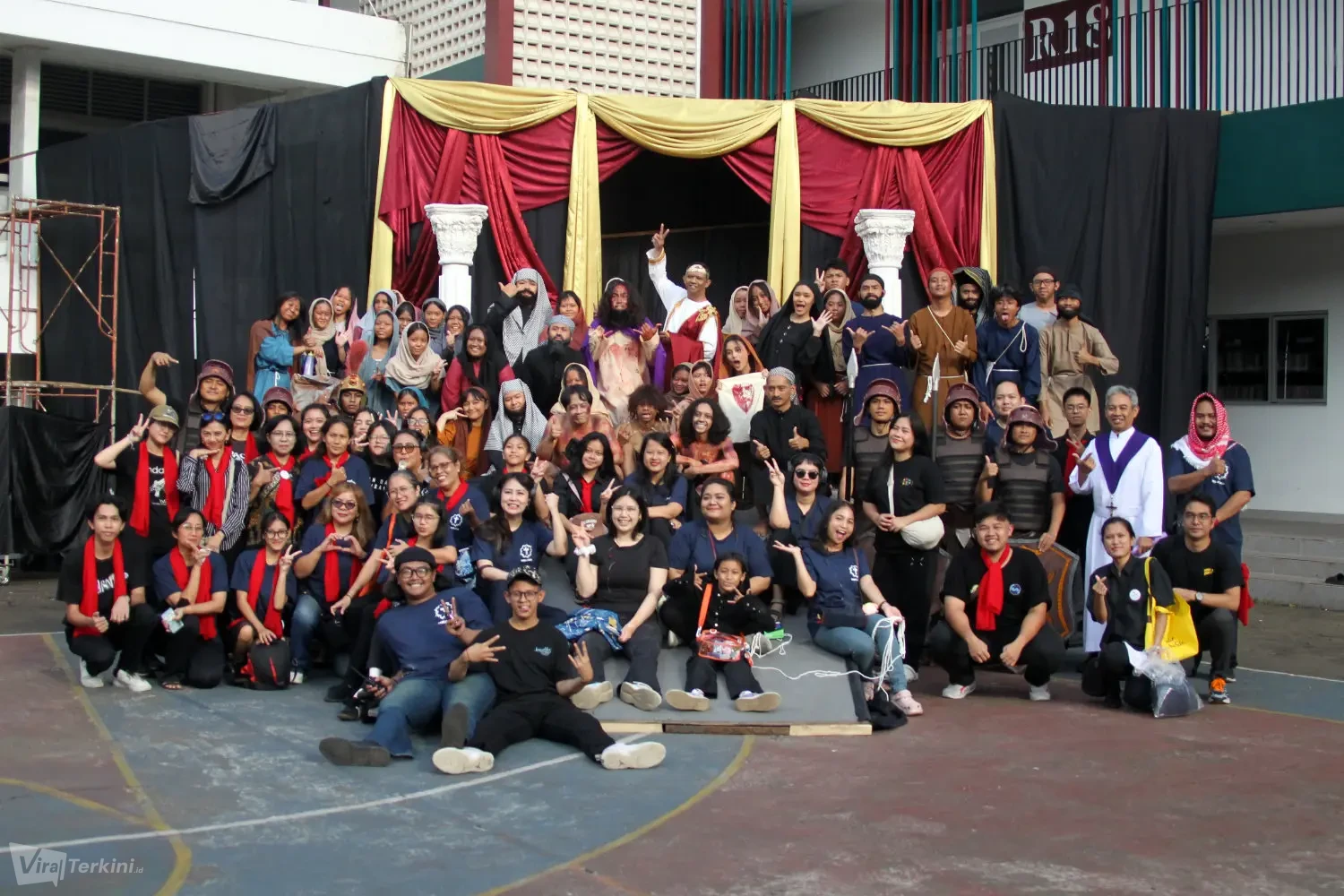 Tablo Paskah Paroki Tebet 2026 Sukses Digelar, Muda-mudi Katolik Tampil Total Sejak Dini Hari