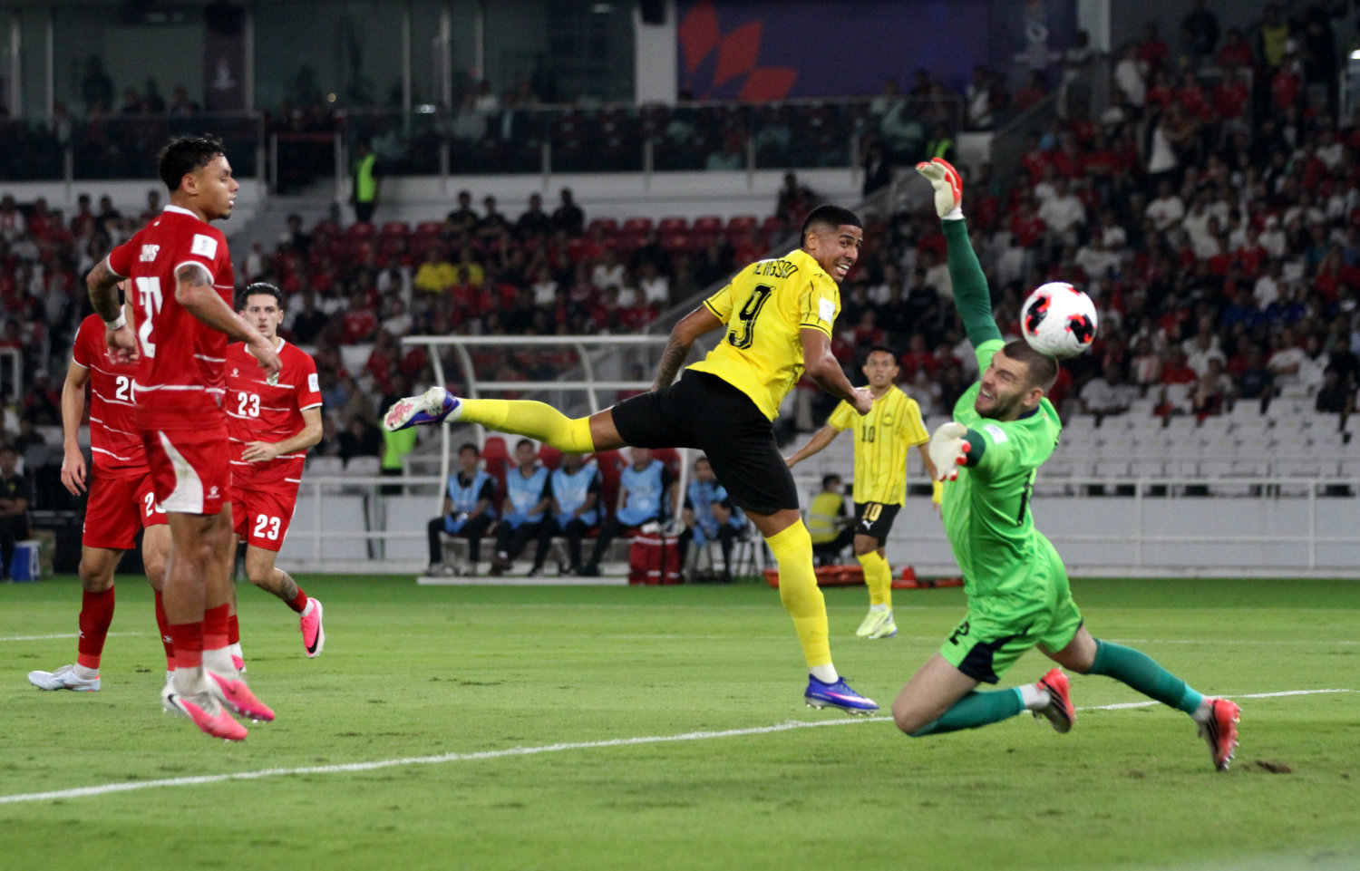 Malaysia Imbangi Indonesia dengan 10 Pemain, Herdman Bangga dan Paes Puji Suporter